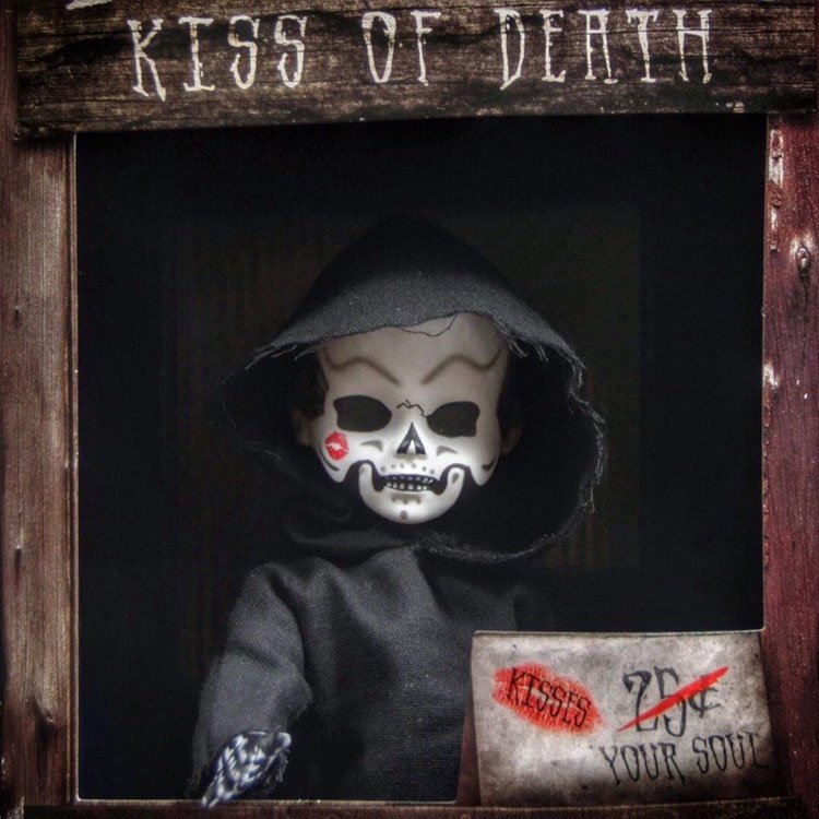 Kiss of death doll - Living Dead Dolls